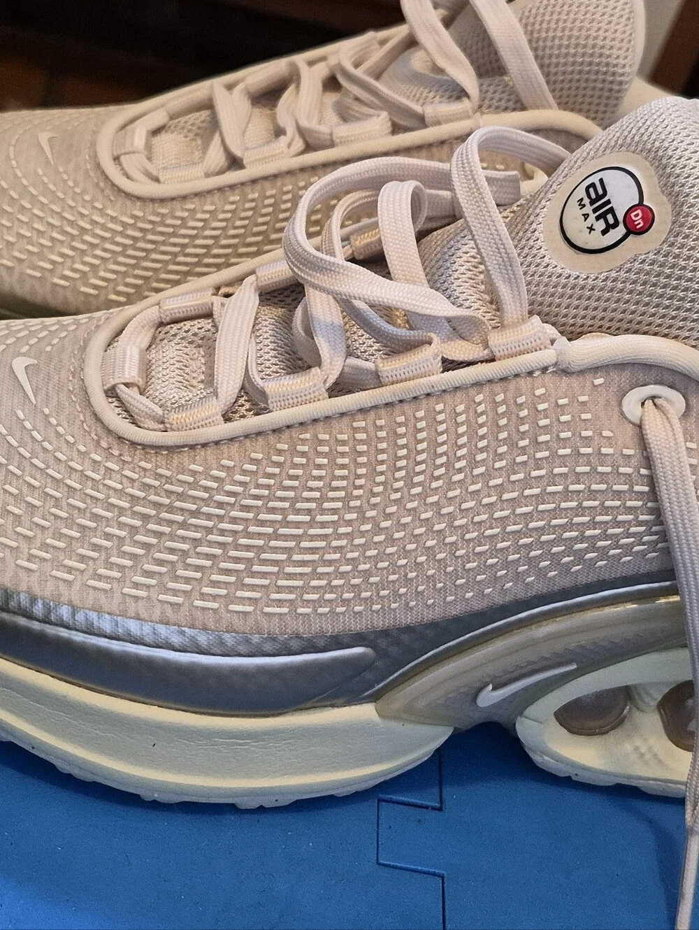 NEW Women's Nike Air Max DN LT Khaki/Fossil-Team Gold (HV4861 200) - SIZE 7